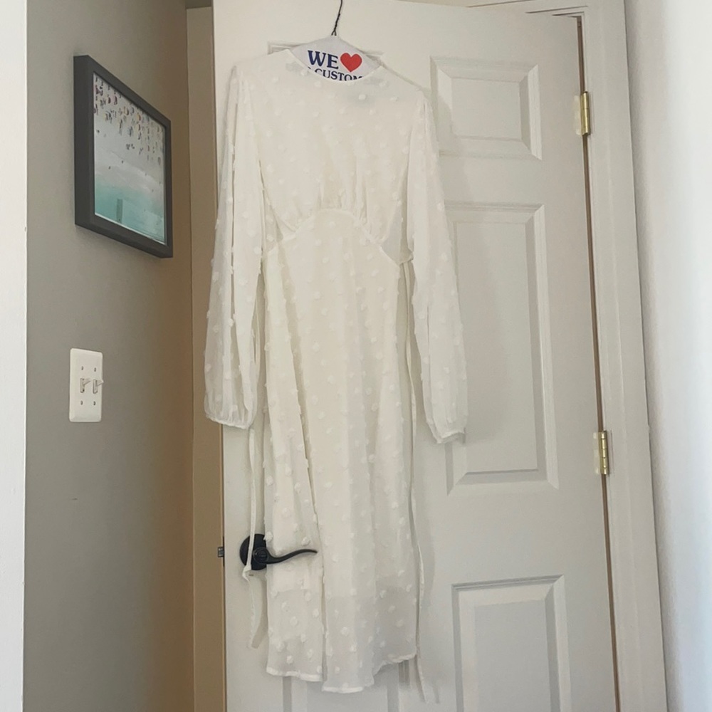 Chicwish White Dress (Brand New Never Worn)